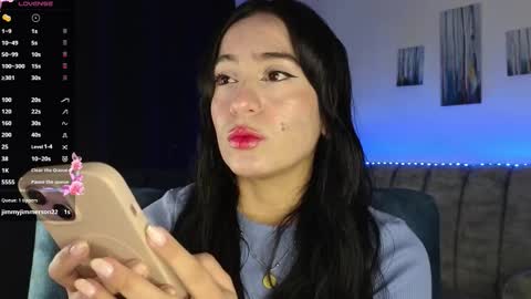 zaradames_ online show from November 18, 2025, 3:01 am