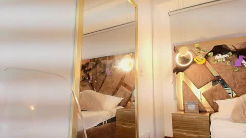 Zarah Andrews online show from October 27, 2025, 12:31 pm