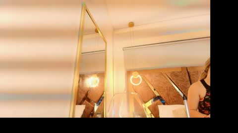 Zarah Andrews online show from November 11, 2025, 12:05 pm