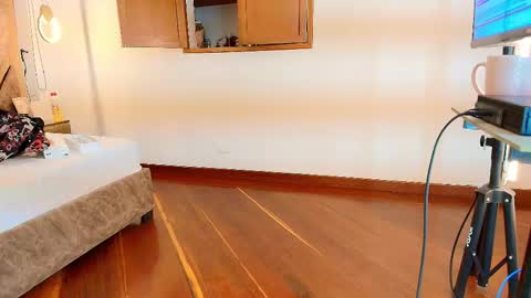 Zarah Andrews online show from December 16, 2025, 12:10 pm