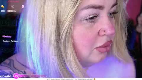 Snapshot of zarareign_ chatting on January 18, 2026, 8:34 pm Lola online show from January 18, 2026, 8:34 pm