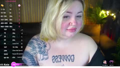 Snapshot of zarareign_ chatting on March 3, 2026, 6:52 am Lola online show from March 3, 2026, 6:52 am