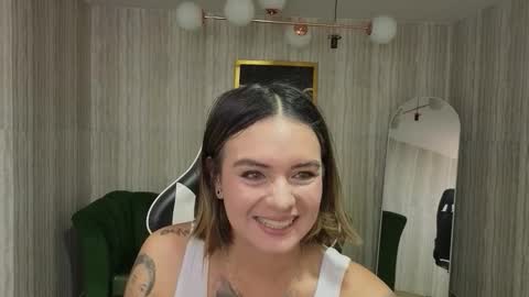 Isabella online show from January 14, 2026, 12:33 pm