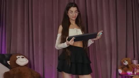 zariaavera online show from March 17, 2026, 8:01 pm