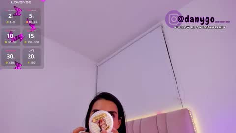 Snapshot of zarianaevanz chatting on September 30, 2025, 10:59 pm Zariana online show from September 30, 2025, 10:59 pm