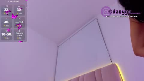 Zariana online show from November 14, 2025, 1:04 am