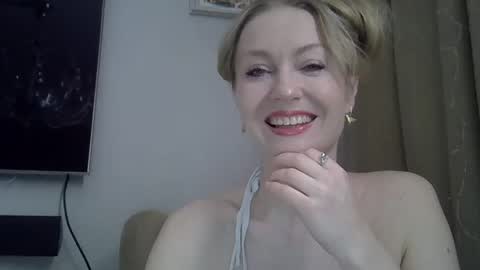 Zarina Swift online show from April 22, 2026, 4:48 am
