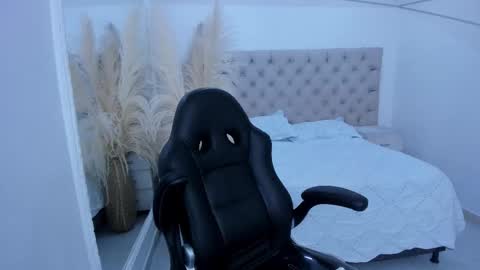 Snapshot of zarinawynne chatting on December 14, 2025, 7:40 pm Zarina Waynne online show from December 14, 2025, 7:40 pm