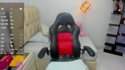 zarith_prada online show from November 15, 2025, 12:23 pm