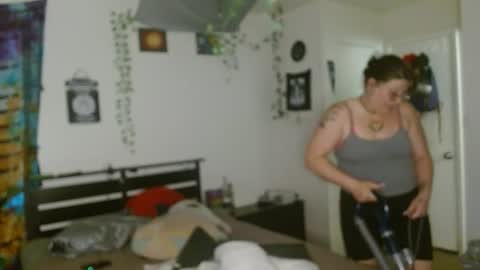 zawmbiemoonz online show from April 14, 2026, 6:14 pm