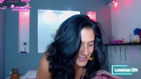 Karolyne online show from February 19, 2026, 7:32 pm