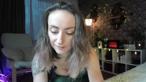 Snapshot of zefir_ka_ chatting on December 3, 2024, 12:27 pm Zefir ka online show from December 3, 2024, 12:27 pm