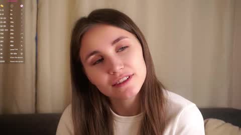 Emilia online show from November 6, 2025, 1:17 am