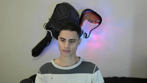 zenzhu online show from December 23, 2024, 3:44 pm