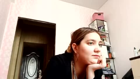 zeniabrossoit online show from April 22, 2026, 8:28 am