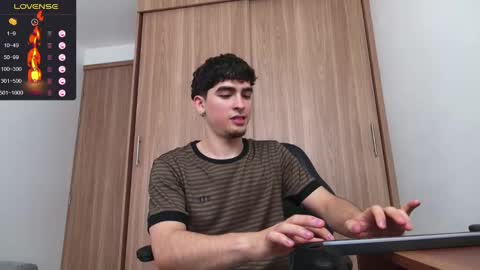 Snapshot of zenn_rush chatting on December 21, 2024, 6:44 pm Zenn online show from December 21, 2024, 6:44 pm