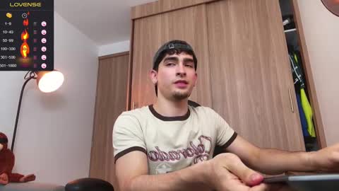 Snapshot of zenn_rush chatting on January 2, 2025, 7:40 pm Zenn online show from January 2, 2025, 7:40 pm