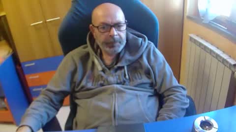 Snapshot of zeus58100 chatting on October 25, 2025, 7:49 am zeus58100 online show from October 25, 2025, 7:49 am