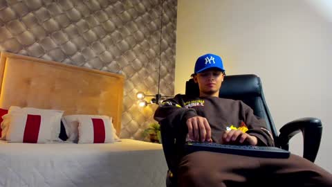 zeus online show from January 7, 2025, 10:08 pm