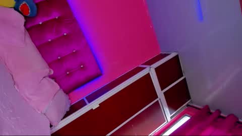 Snapshot of zeuss_x chatting on March 9, 2026, 10:25 pm Aisha Alejandra Rosse Deus online show from March 9, 2026, 10:25 pm