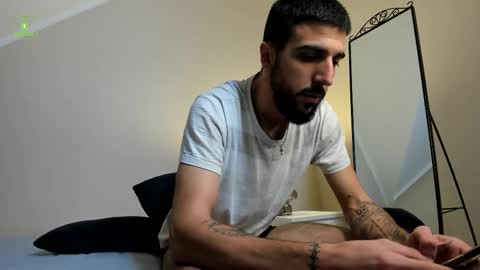 ZEYN online show from October 2, 2025, 10:55 am