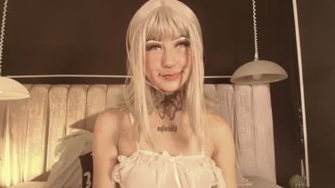 zhally_dee online show from December 2, 2025, 7:31 pm