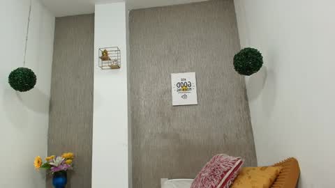 ZHAMIRA  ANDRES online show from January 24, 2025, 10:00 am