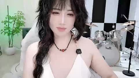 zhen online show from October 13, 2025, 3:34 pm