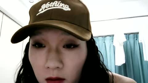 zhig01584 online show from June 11, 2026, 5:22 pm