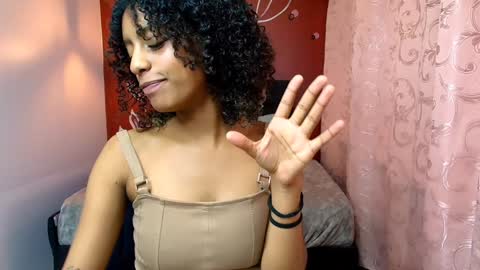 Zia Green online show from December 6, 2024, 3:33 pm