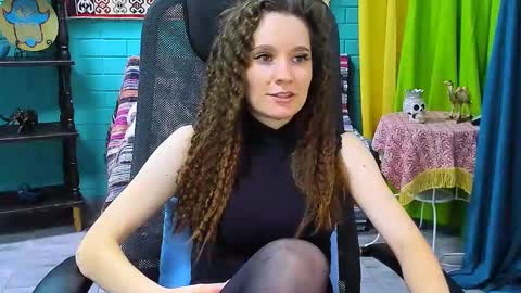 zianichols online show from February 11, 2025, 12:16 pm