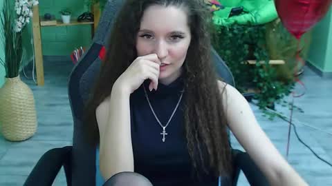 zianichols online show from February 15, 2025, 1:31 am