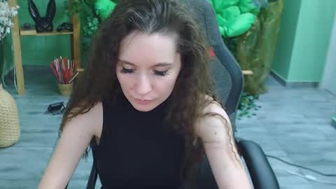 zianichols online show from February 20, 2025, 11:43 pm