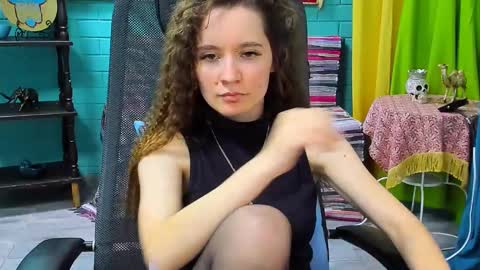 zianichols online show from February 21, 2025, 4:48 pm