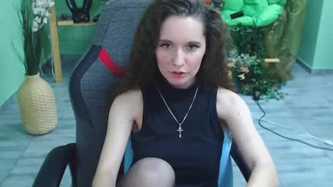 zianichols online show from February 22, 2025, 2:06 am