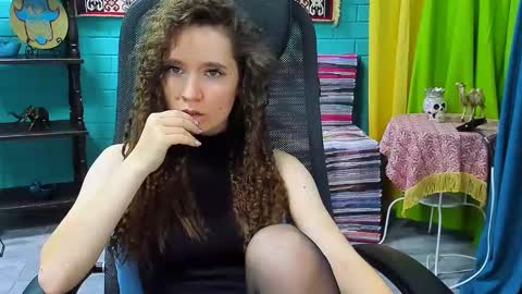 zianichols online show from February 24, 2025, 11:21 am