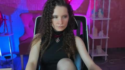 zianichols online show from March 6, 2025, 10:41 am