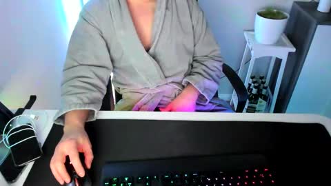 ziemlichflutschig online show from December 3, 2024, 3:09 am