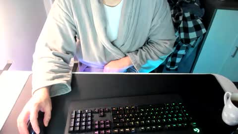 ziemlichflutschig online show from February 17, 2025, 2:53 am