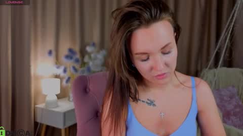 Zlata  Mon Tue Thu Fri Sun Sa GMT 3 0000pm - 0600pm  online show from October 19, 2025, 3:56 pm