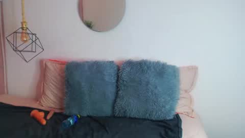 Snapshot of zoe__baker chatting on April 20, 2026, 1:47 pm zoe__baker online show from April 20, 2026, 1:47 pm