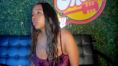 Snapshot of zoe__kravits__ chatting on September 26, 2025, 1:37 pm   online show from September 26, 2025, 1:37 pm