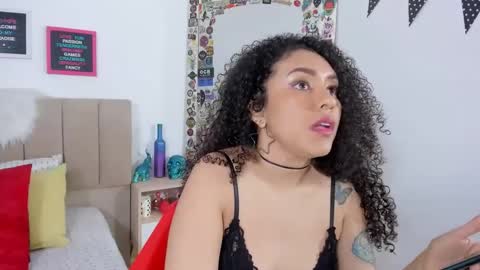 Zoe Gruber online show from February 5, 2025, 4:25 pm