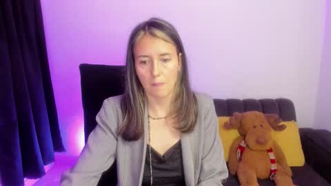 ZOE online show from February 3, 2026, 9:42 pm