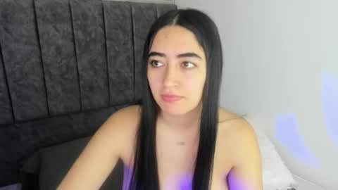 zoe_jones7 online show from October 29, 2025, 2:47 am