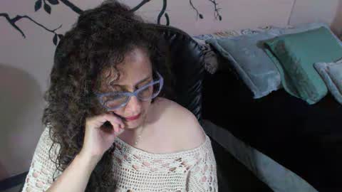 Zoe Koller online show from October 19, 2025, 12:11 am