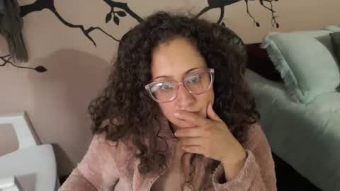 Zoe Koller online show from November 11, 2025, 10:43 pm