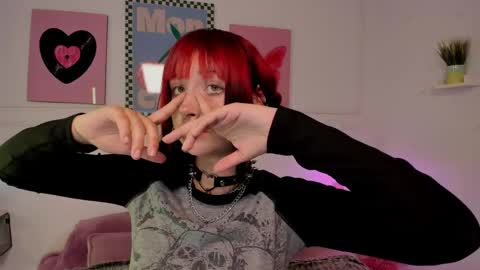Snapshot of zoe_lynch_ chatting on May 5, 2026, 12:02 pm Zoe Lynch online show from May 5, 2026, 12:02 pm