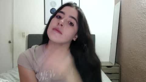 Snapshot of zoe_mill33r chatting on March 12, 2025, 4:30 am Zoe online show from March 12, 2025, 4:30 am