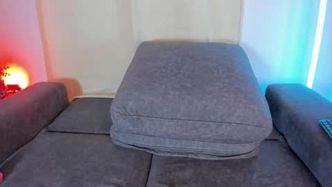 Zoe online show from March 10, 2025, 1:56 am